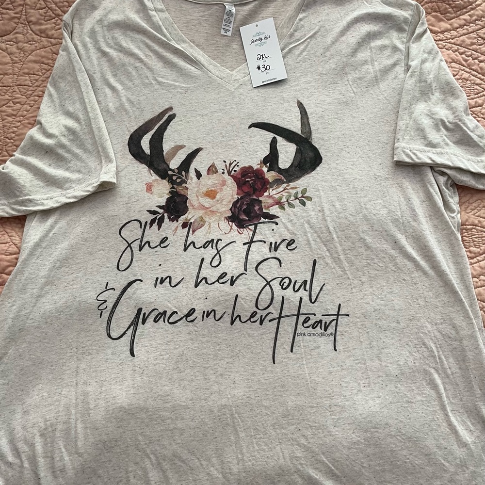 Pink Armadillos cream colored SS t-shirt, size 2X, NWT.